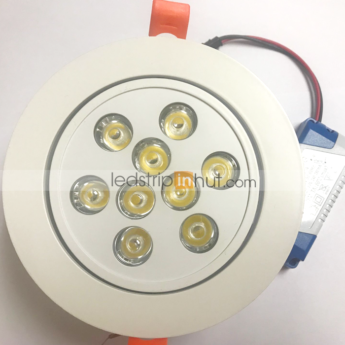 High Power 9W LED Recessed Downlight Fixture - Aimable - 60 Watt Equivalent - 920 Lumens